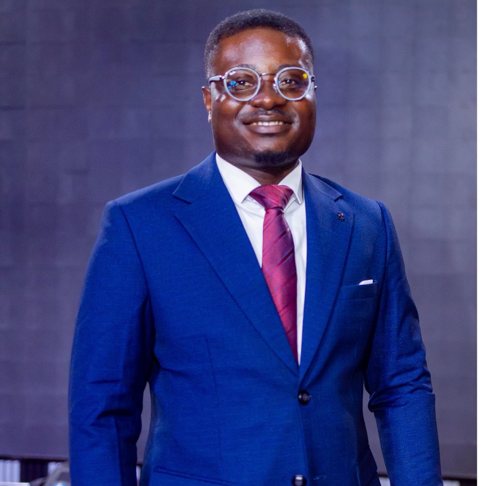 Portrait of Abayomi Ajelero